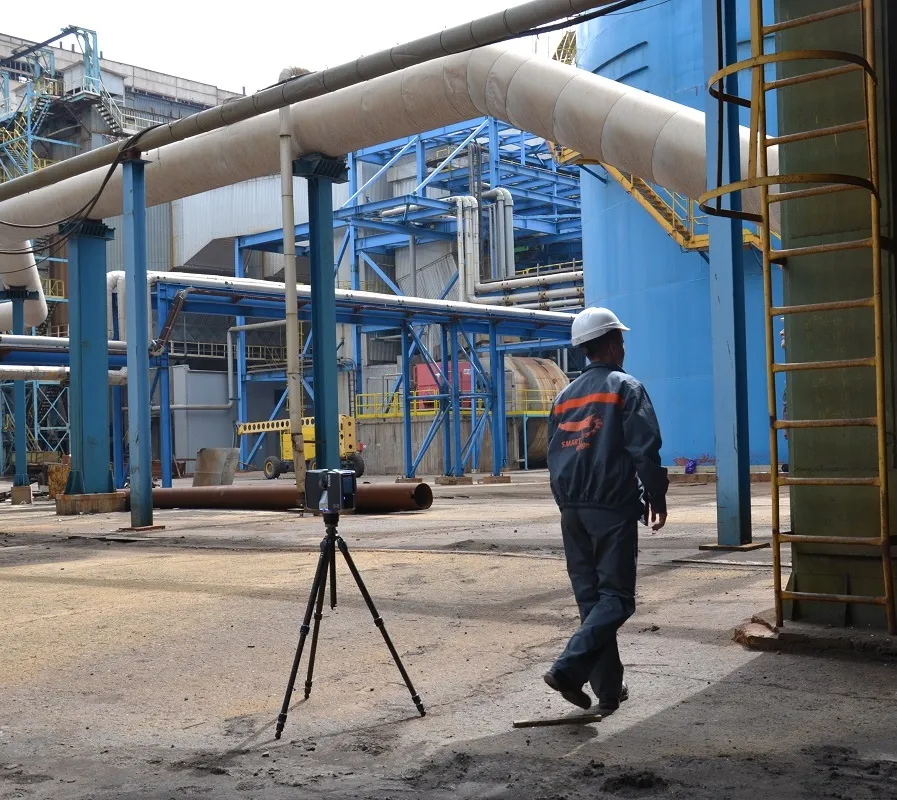 Engineer with 3D laser scanner